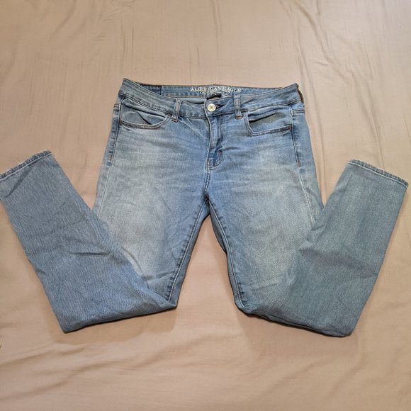 American Eagle Outfitters Denim - American Eagle Denim Jeggings Size 10 Short Super Stretch Light Medium Wash